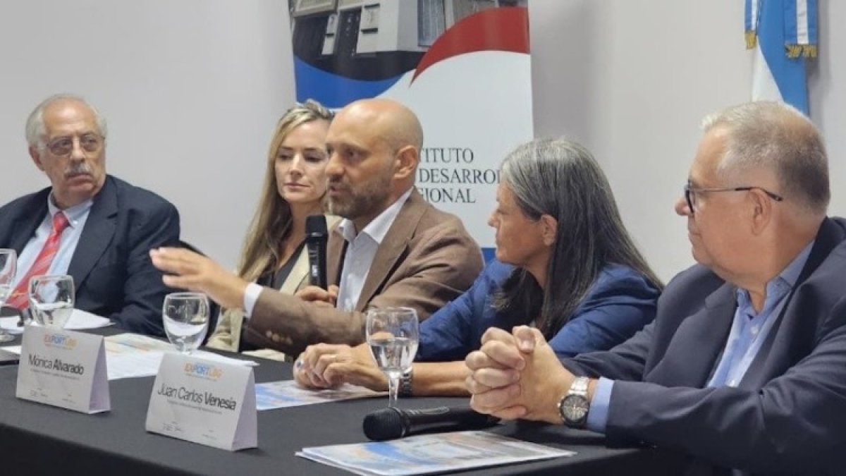 Se realizó la presentación oficial de EXPORTLOG 2026, la primera exposición integral de logística y puertos del Litoral y Centro argentino